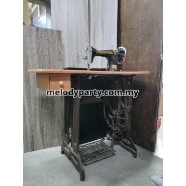 ANTIQUE SEWING MACHINE